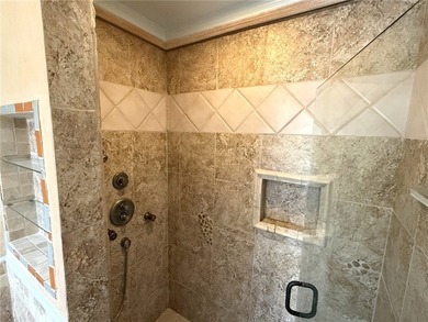Just one mile from the beach, this immaculate and move-in ready - photo 27