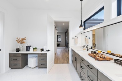 Welcome to refined modern farmhouse living in this stunning - photo 29