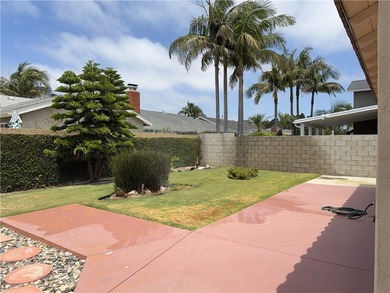 Just one mile from the beach, this immaculate and move-in ready - photo 32