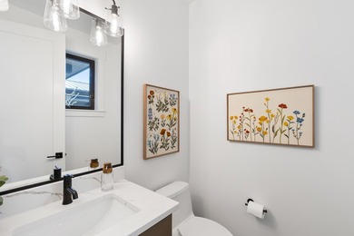 Welcome to refined modern farmhouse living in this stunning - photo 33