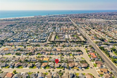 Just one mile from the beach, this immaculate and move-in ready - photo 36