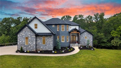 Luxury, Privacy, and Timeless Craftsmanship! Stunning 2023 - photo 3