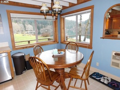 Custom Lake Front Home - photo 11