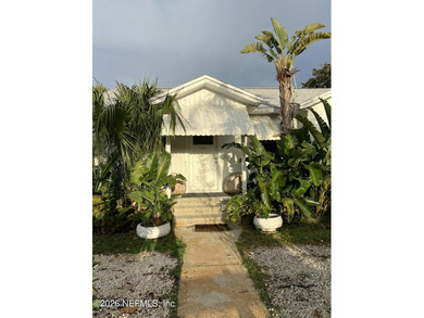 Charming old Neptune Beach farm house with original oak hardwood - photo 3