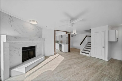 (private lake, pond, coastal) Condo For Sale in Farmers Branch Texas