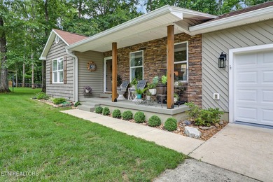 Completely Remodeled Home on a Double Lot - Move-In Ready! Don't - photo 2