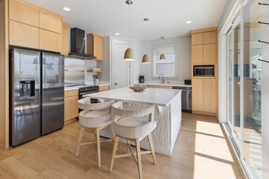 Welcome to 213 Pinetree Drive, a fully furnished contemporary - photo 14
