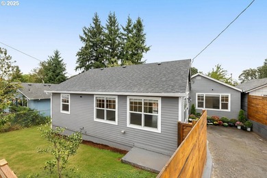 Columbia River - Columbia County Home For Sale in Sthelens Oregon