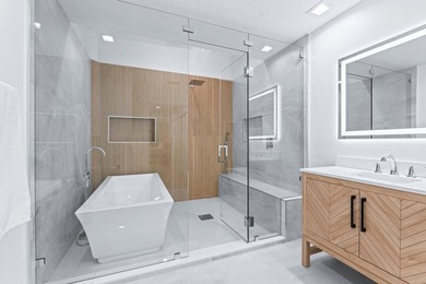 Explore an exceptional 3-bedroom plus den/bonus room, 4.5-bath - photo 24