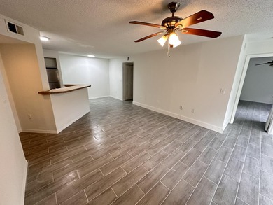 Welcome to paradise in West Palm Beach! This recently updated - photo 6