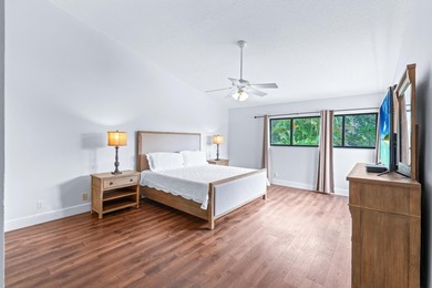 Explore an exceptional 3-bedroom plus den/bonus room, 4.5-bath - photo 28