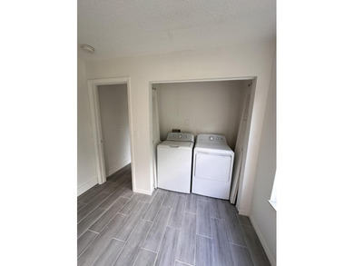 Welcome to paradise in West Palm Beach! This recently updated - photo 8