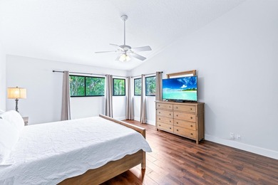 Explore an exceptional 3-bedroom plus den/bonus room, 4.5-bath - photo 30