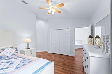 Explore an exceptional 3-bedroom plus den/bonus room, 4.5-bath - photo 31