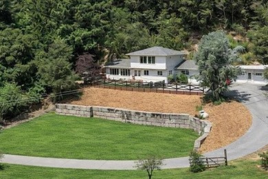 SUNSATIONAL! Rare treasure, nestled in a peaceful cul-de-sac and - photo 4