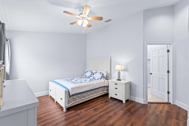 Explore an exceptional 3-bedroom plus den/bonus room, 4.5-bath - photo 34