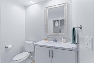 Explore an exceptional 3-bedroom plus den/bonus room, 4.5-bath - photo 37