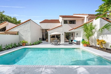 Explore an exceptional 3-bedroom plus den/bonus room, 4.5-bath - photo 39