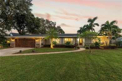 (private lake, pond, creek) Home Sale Pending in Orlando Florida