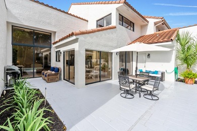 Explore an exceptional 3-bedroom plus den/bonus room, 4.5-bath - photo 41