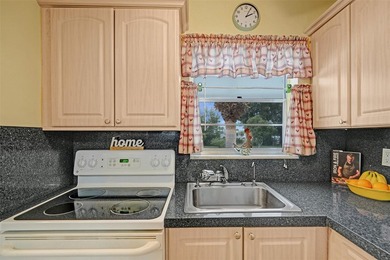 Welcome to this charming 1 Bedroom/1 Bathroom top-floor condo in - photo 5