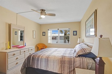 Welcome to this charming 1 Bedroom/1 Bathroom top-floor condo in - photo 7