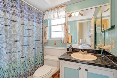 Welcome to this charming 1 Bedroom/1 Bathroom top-floor condo in - photo 10
