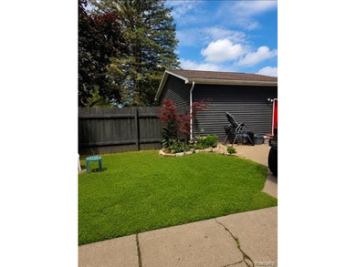 Welcome to Country Living but close to city conveniences! This - photo 4