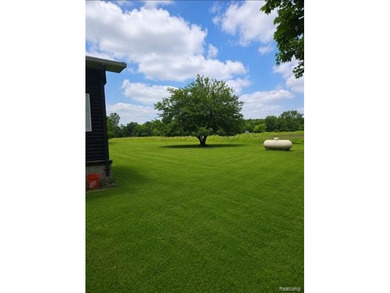 Welcome to Country Living but close to city conveniences! This - photo 9