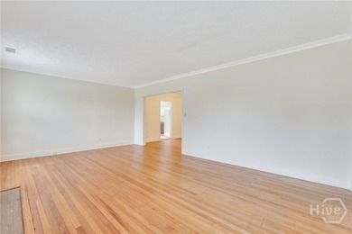 Space, Space & More Space. Situated directly on vibrant Hull - photo 5