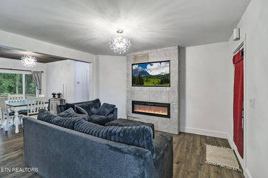 Could this be your dream home? Fully renovated with charming - photo 6
