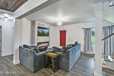 Could this be your dream home? Fully renovated with charming - photo 7