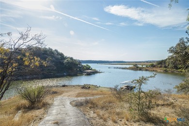Stunning Lakefront Equestrian Retreat on Lake Travis Welcome to - photo 18