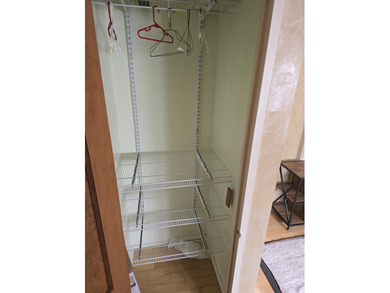 Charming 1BD apartment on the 3rd floor features Venetian stucco