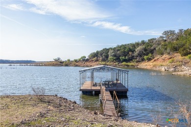 Stunning Lakefront Equestrian Retreat on Lake Travis Welcome to - photo 20