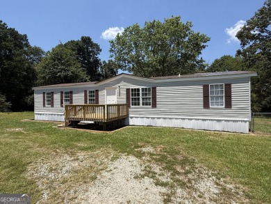 Lake Home For Sale in Hartwell, Georgia