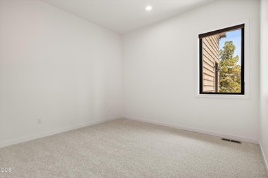 Stunning Northwest Modern masterpiece on a prime corner lot! - photo 18
