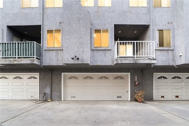 Welcome to this beautifully updated 3-bedroom, 2.5-bathroom home - photo 19