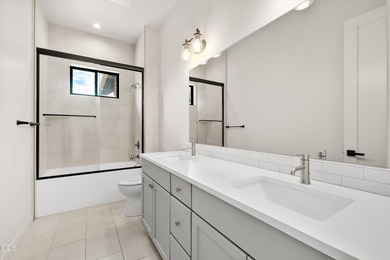 Stunning Northwest Modern masterpiece on a prime corner lot! - photo 19