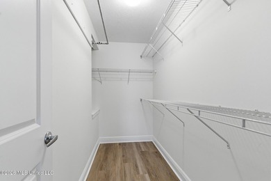 Just 0.6 miles from the beach, this beautifully positioned condo - photo 15
