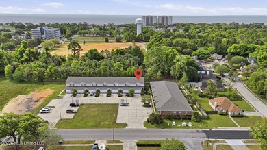 Just 0.6 miles from the beach, this beautifully positioned condo - photo 25