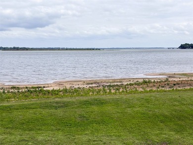 Million Dollar View for Under $300K! Enjoy 90 feet of open water - photo 2