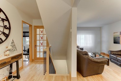 Ce triplex impeccable, entretenu avec le plus grand soin au fil - photo 5