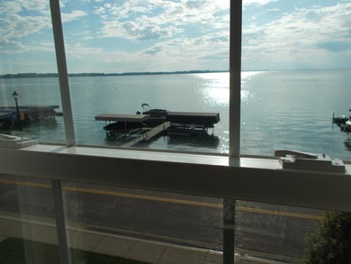 Lake Side 3Rd floor 2 Bedroom 2 Bath condo. Heated Pool! NO - photo 12