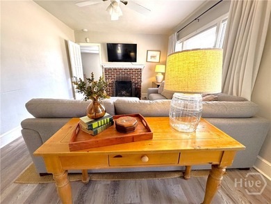 Updated Mid-Century Modern on the Westside. This 3 bed/2bath