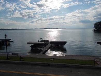 Lake Side 3Rd floor 2 Bedroom 2 Bath condo. Heated Pool! NO - photo 15