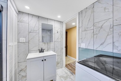 Welcome to this beautifully maintained 2-bedroom, 1-bath mobile - photo 21