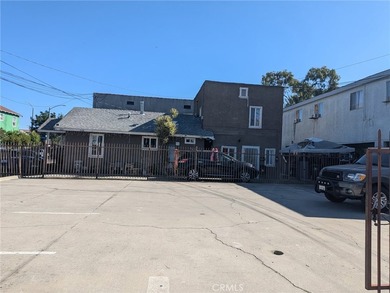 This Triplex property is Centrally located within minutes to - photo 2