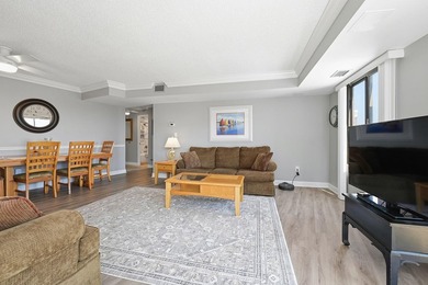 Fully renovated one-bedroom, one-bathroom condo in the Atlantis - photo 17