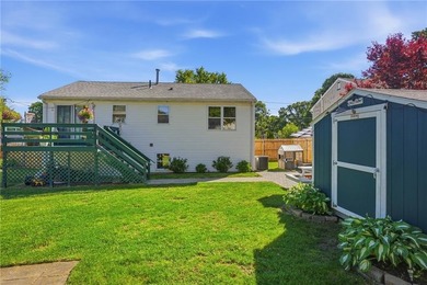 Welcome to this bright and inviting home in Warwick's desirable - photo 19